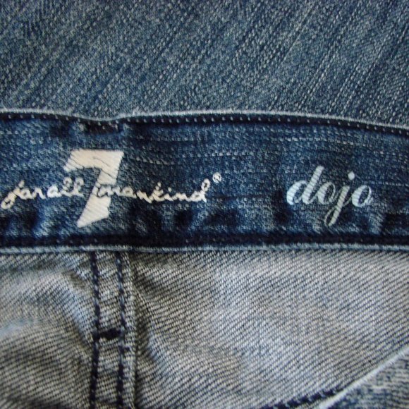 7 For All Mankind Dojo Cropped Capri Flare Leg Distressed Jeans Size 27 - Picture 14 of 15